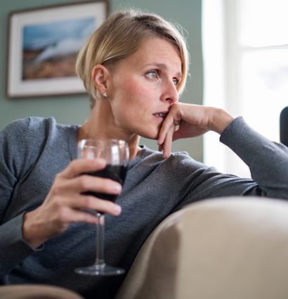 Early Warning Signs and Ways to Seek Help from Alcohol Addiction